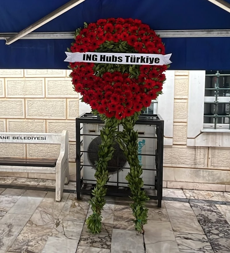 Kırmızı Cenaze Çelengi